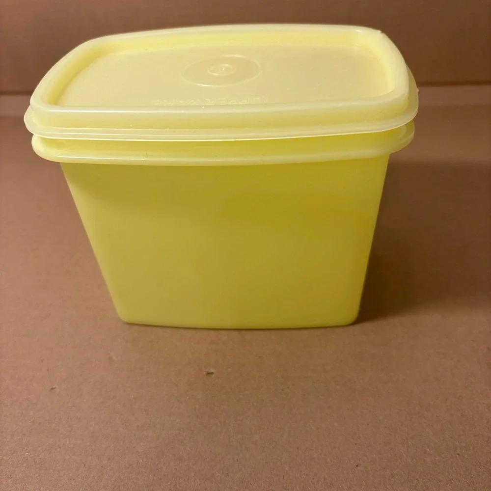 Vintage Yellow‎ Tupperware Food Storage Container with Lid 1234-9
